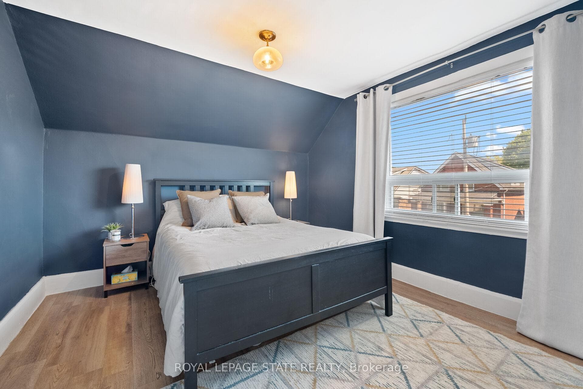 105 Grosvenor Avenue photo 26