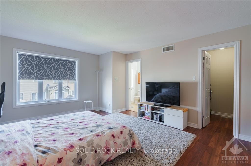 257 MONACO Place photo 12