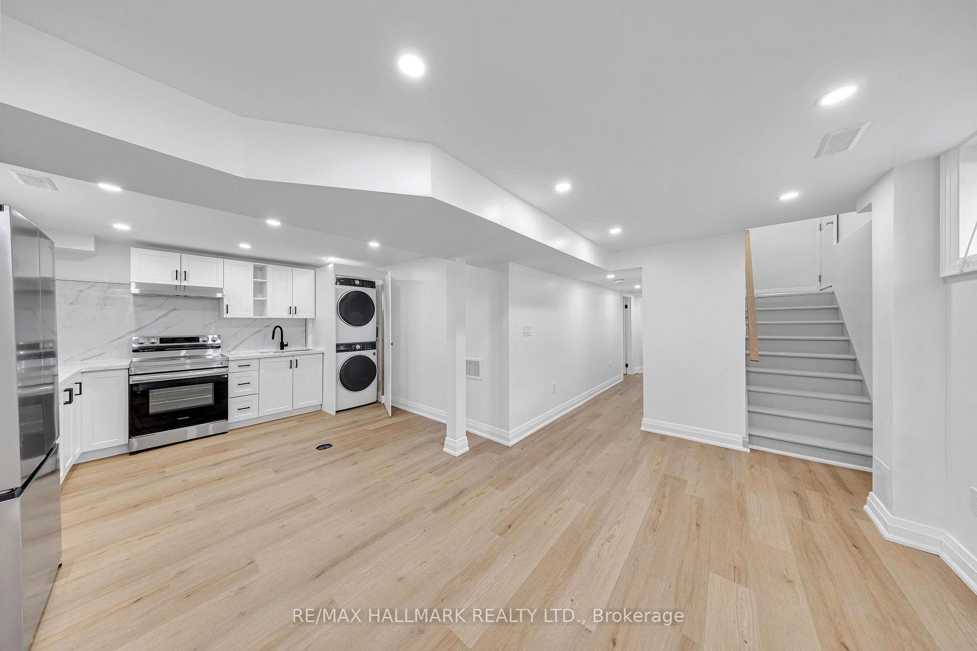 978 Midland Avenue photo 33