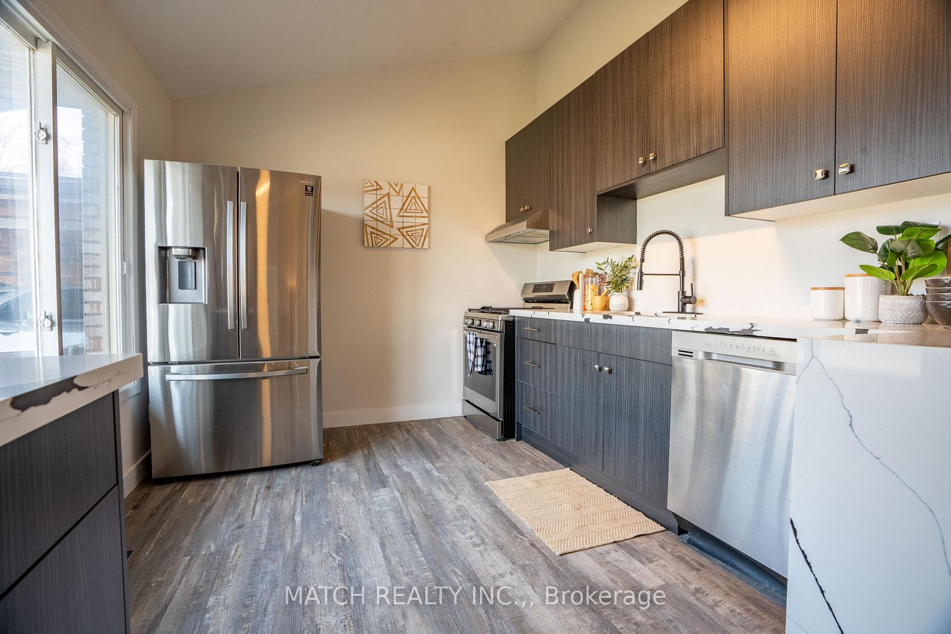 72 Randolf Crescent photo 7