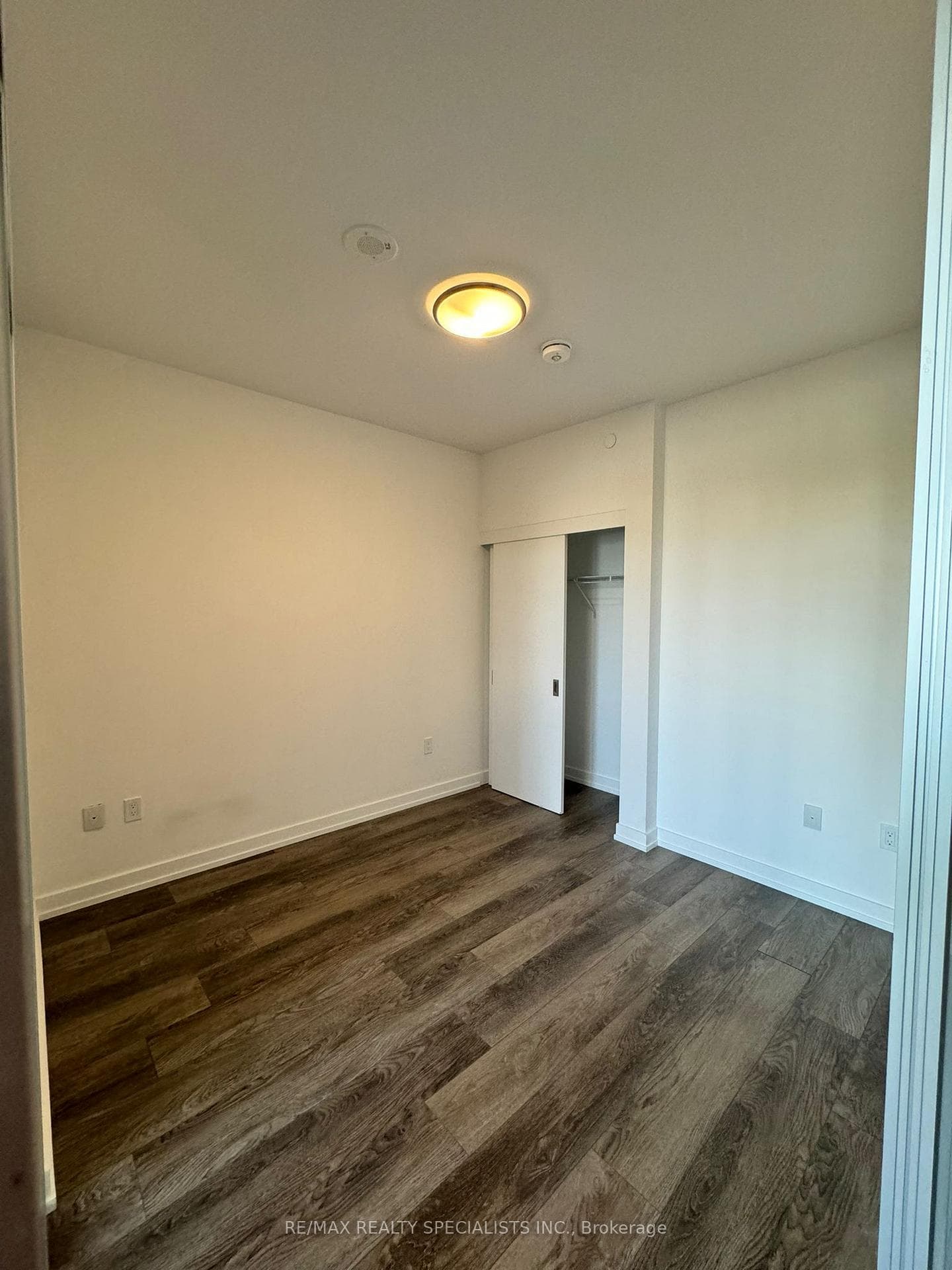 15 Wellington Street Unit 405 photo 9