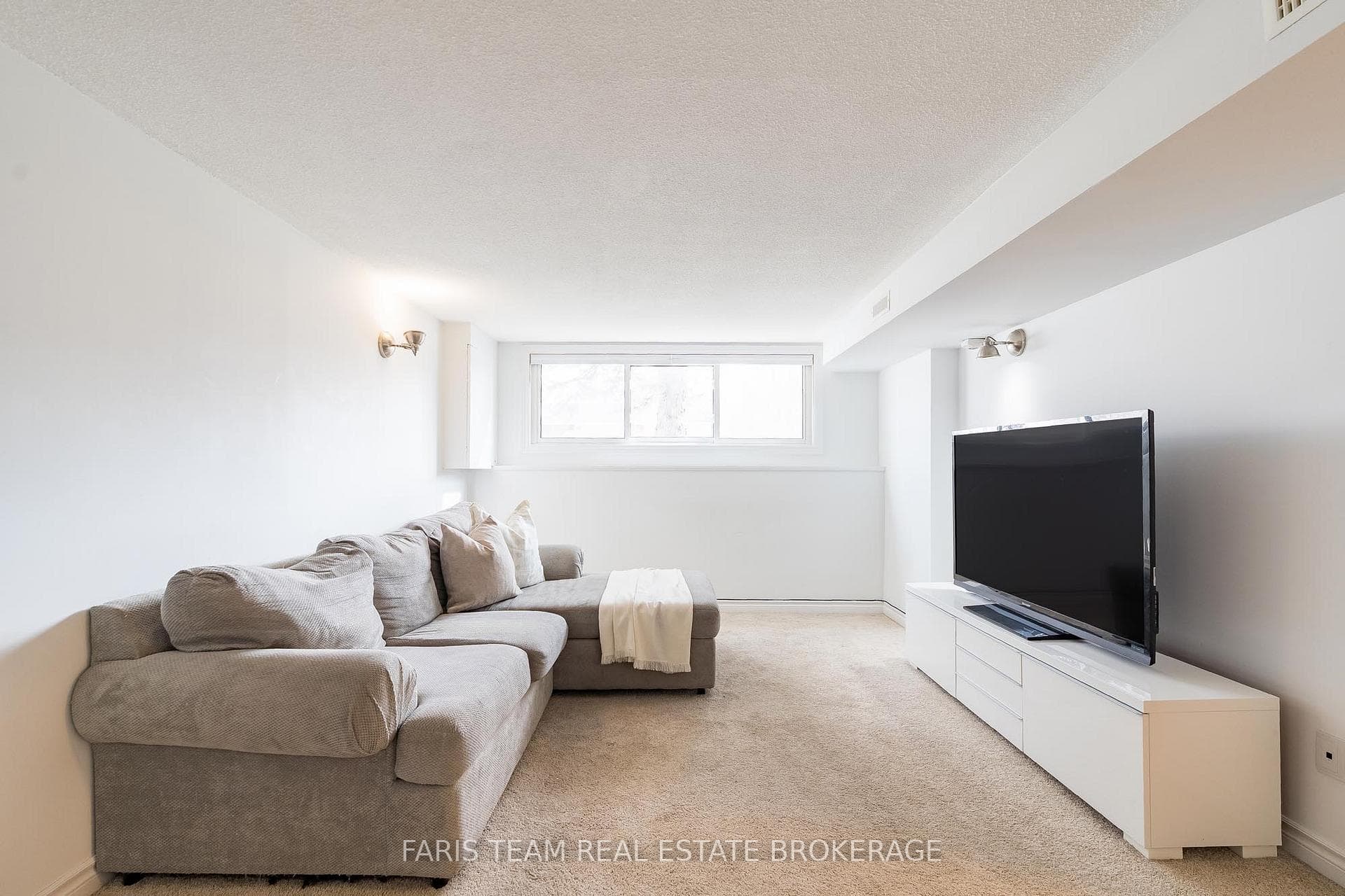 16 Wales Avenue photo 22