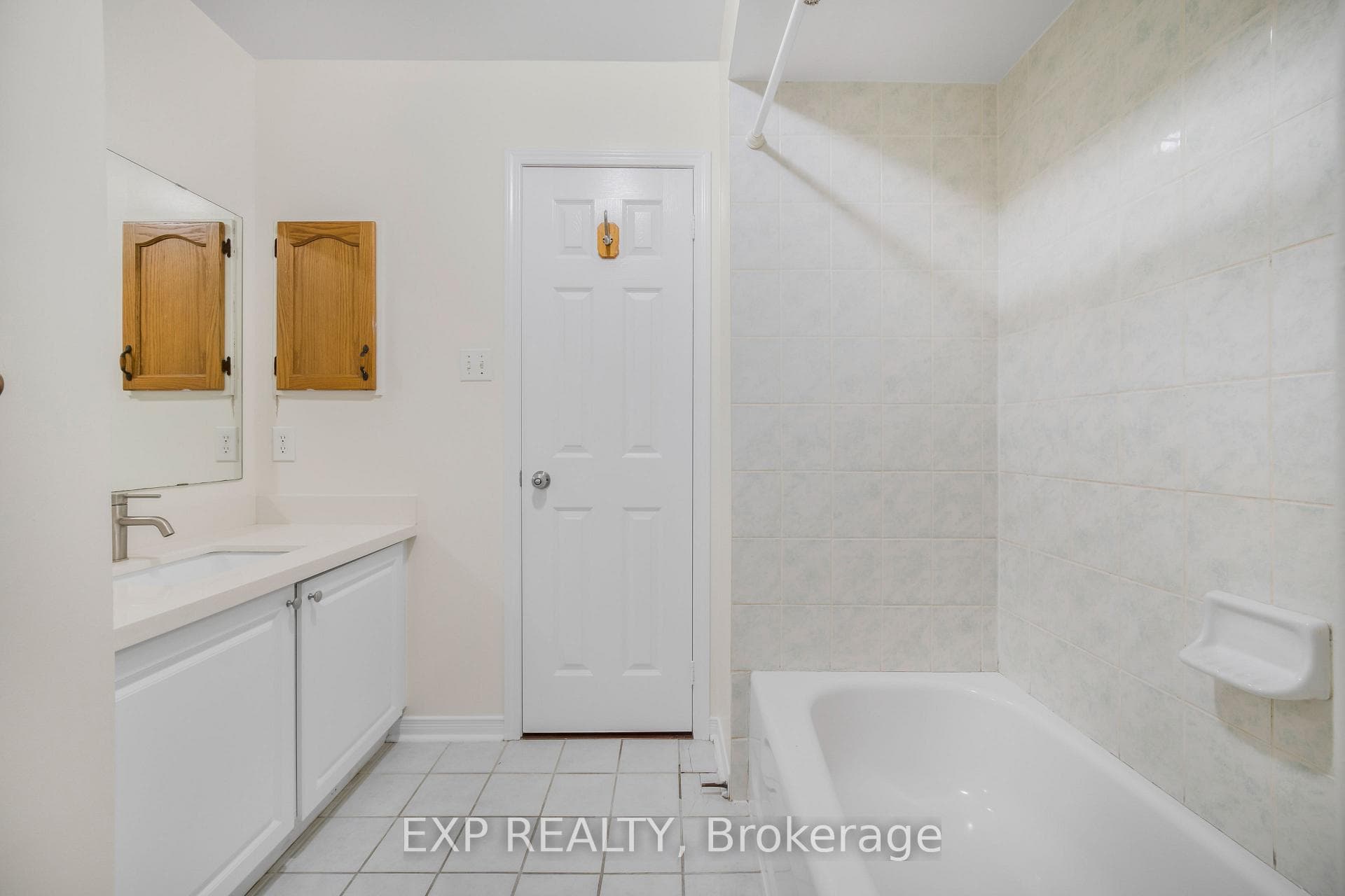 128 Olympia Crescent photo 21