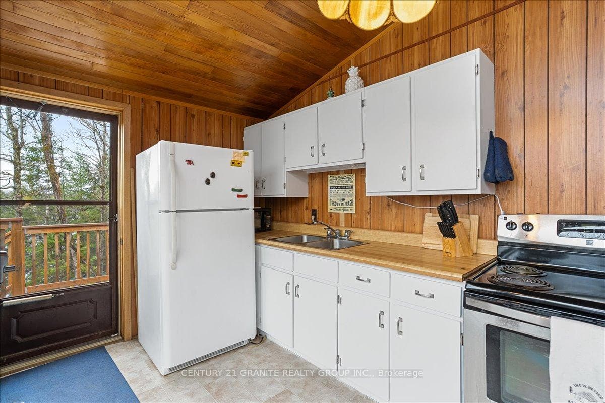 1136 Hubbard & Montgomery Lane photo 14