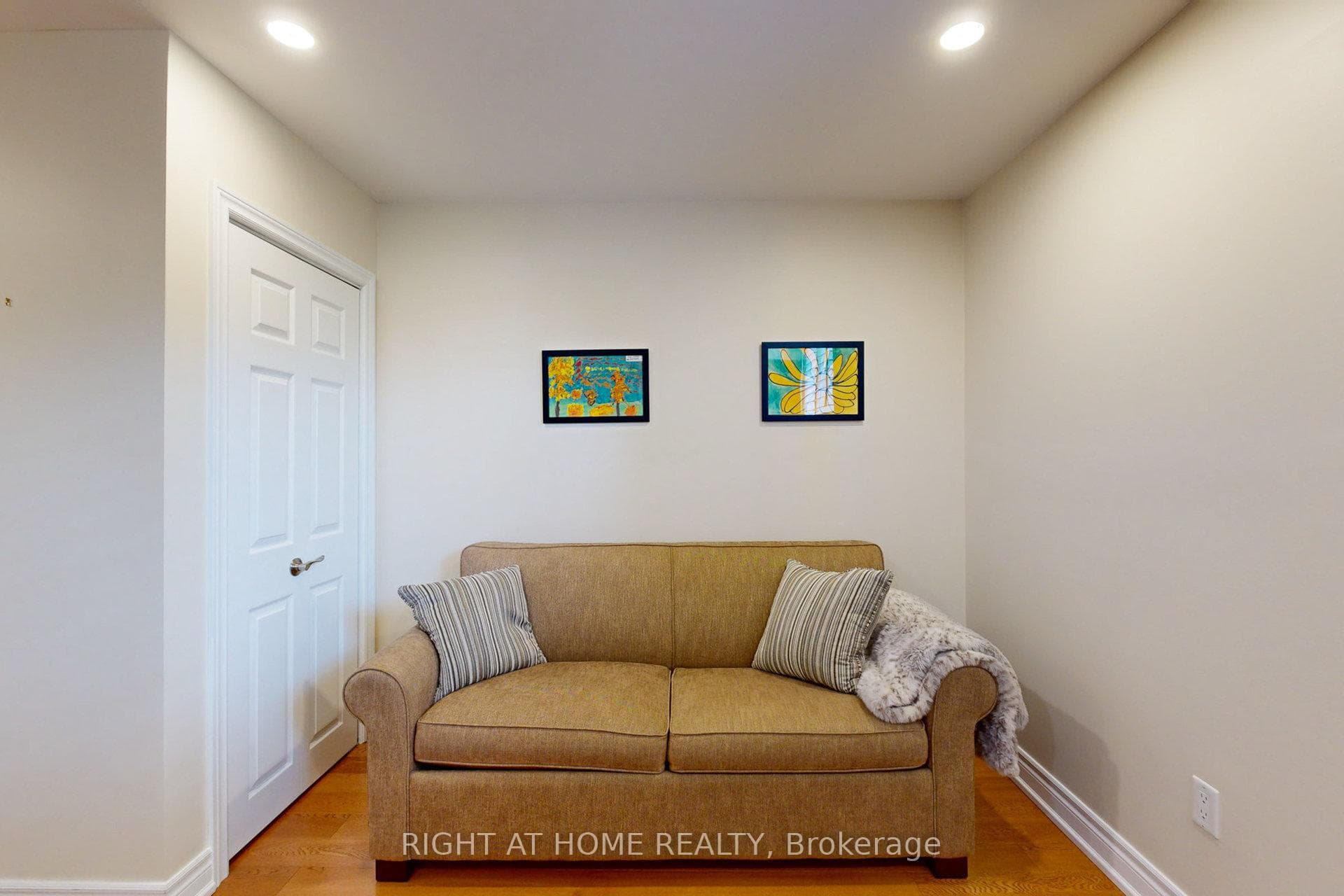 735 Sheppard Avenue Unit 11 photo 37