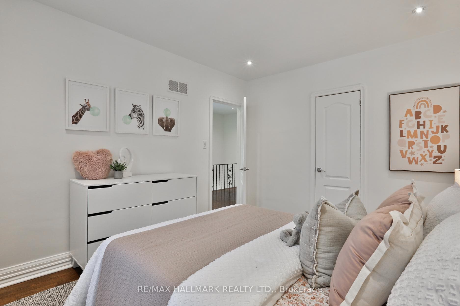 299 Ridley Boulevard photo 19