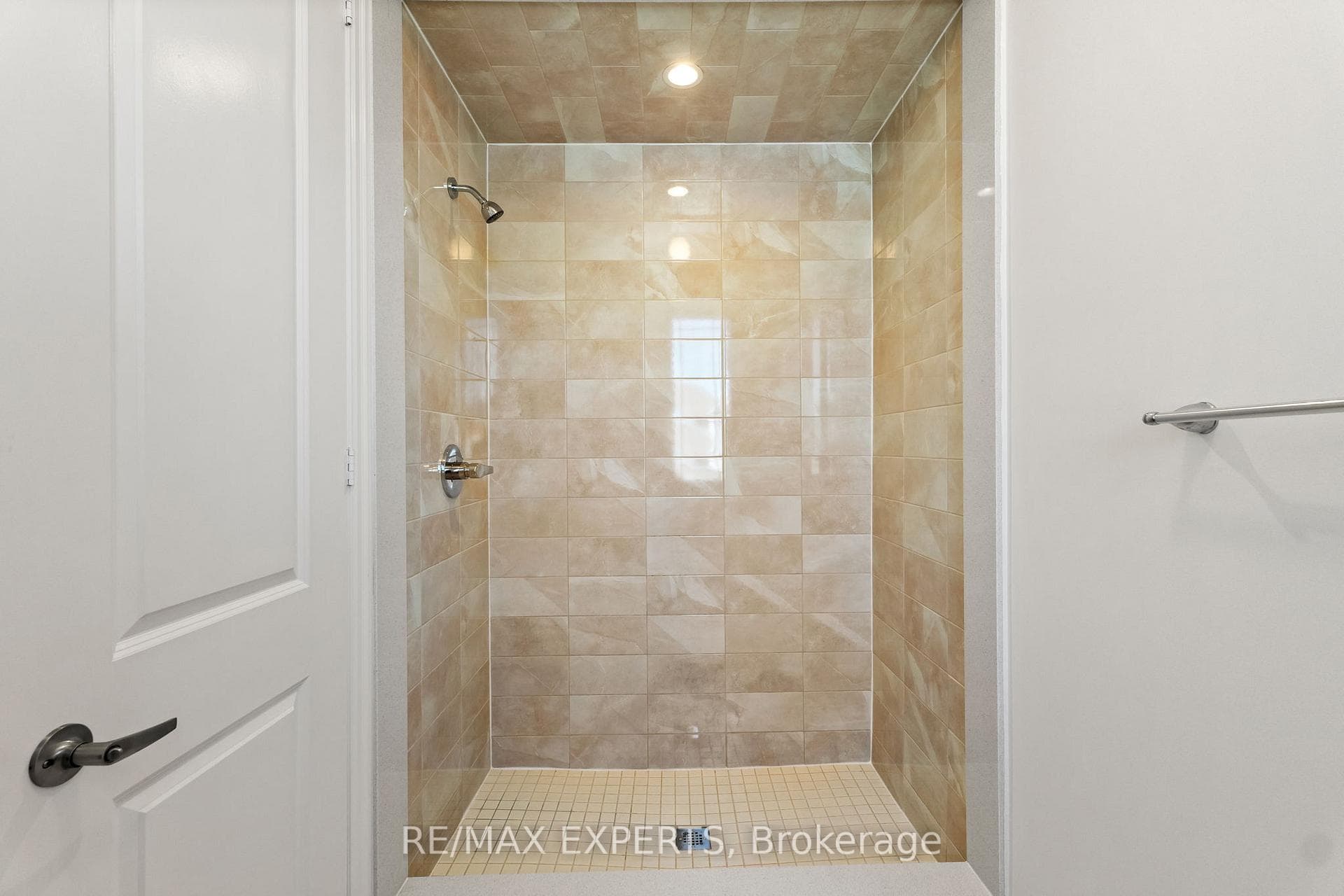 17 Red Rose Lane photo 33