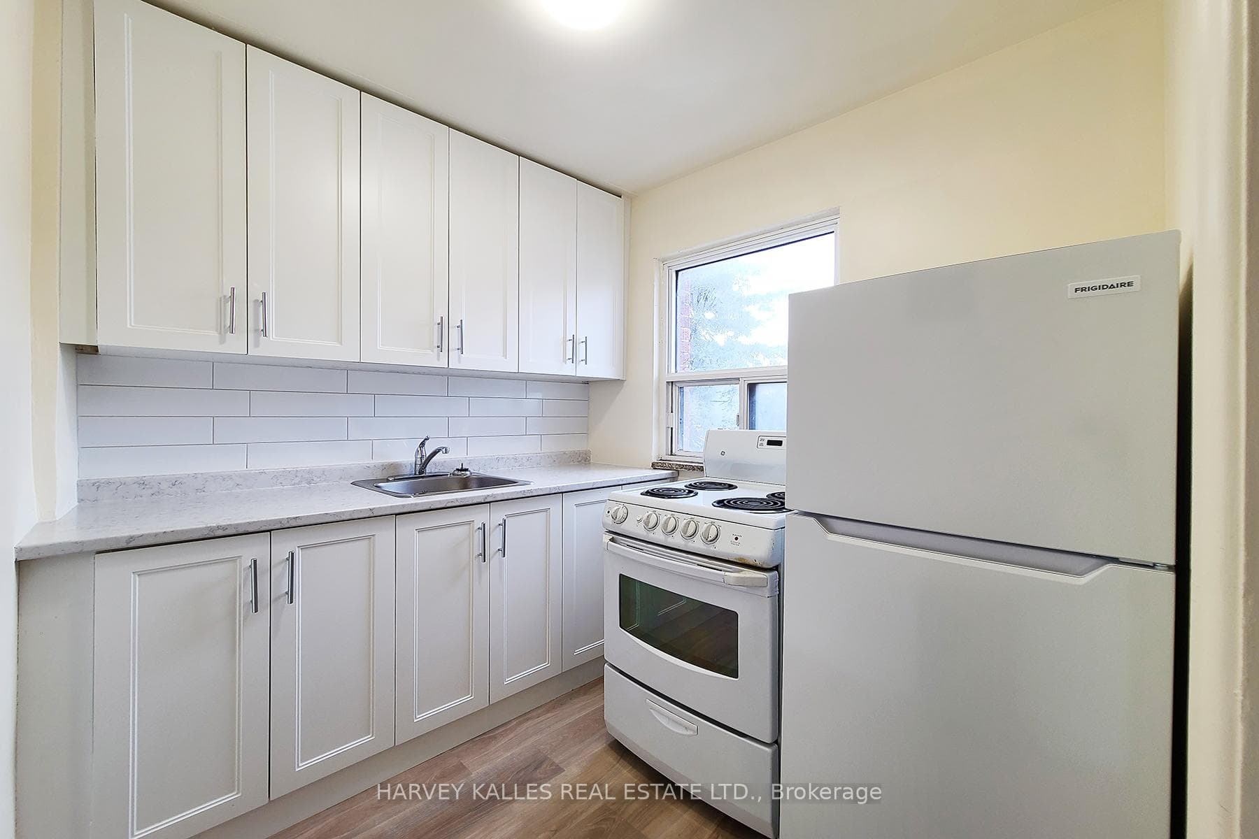 650 Dawes Road Unit 304 photo 8