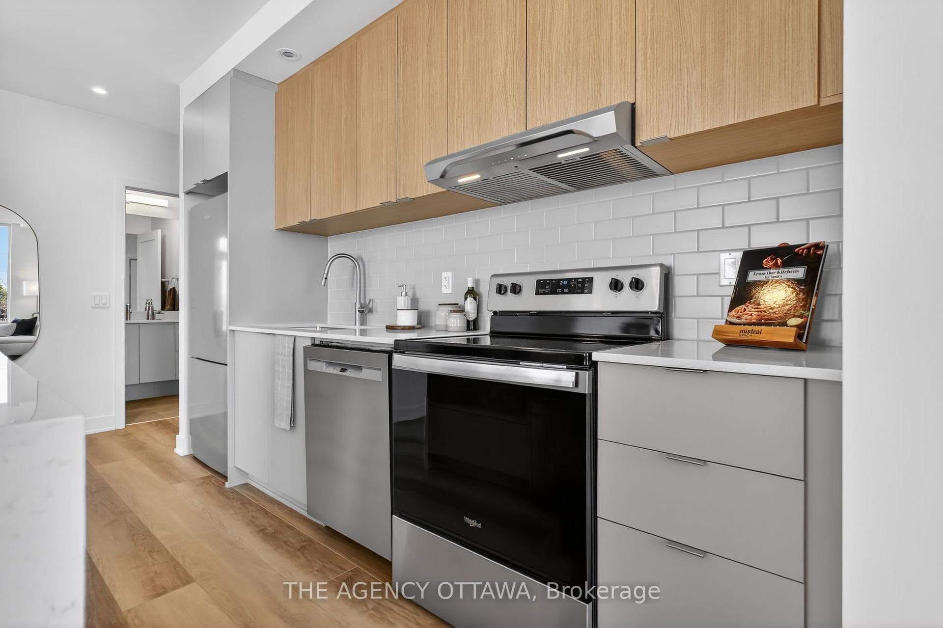 3071 Riverside Drive Unit 201 photo 7