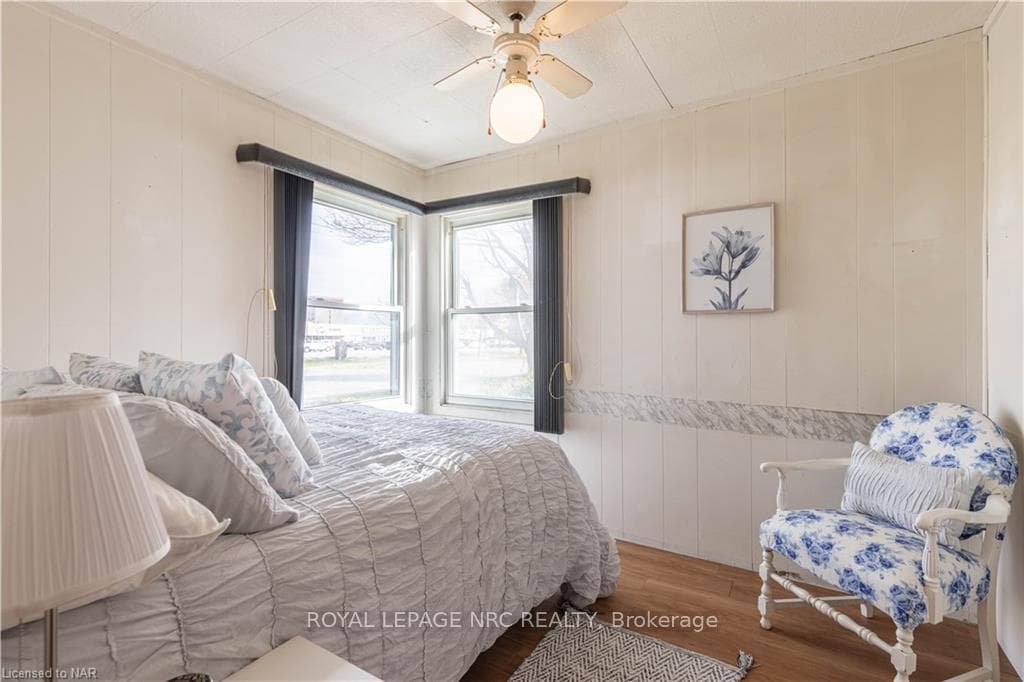 305 Lincoln Street photo 11