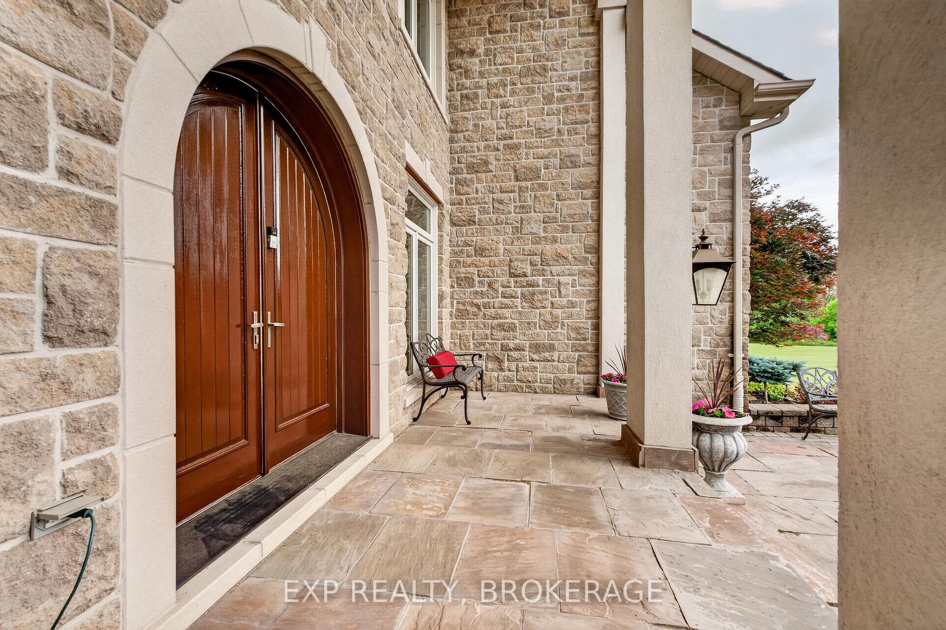 1190 BYRNE POINT Road photo 8