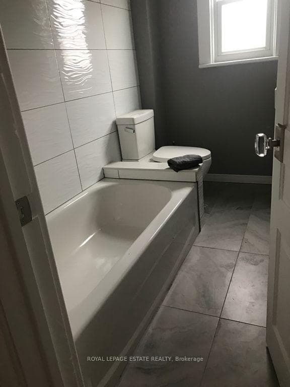 41 Dearbourne Avenue photo 18