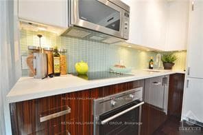 201 Parkdale Avenue Unit 305 photo 5
