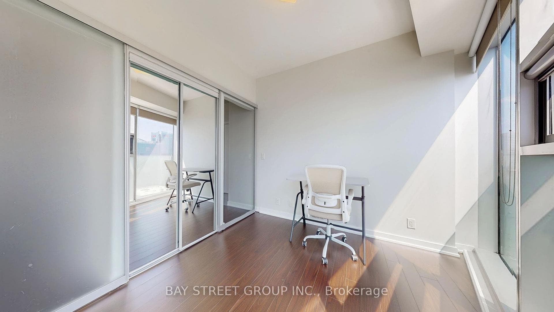 14 York Street Unit 5903 photo 21
