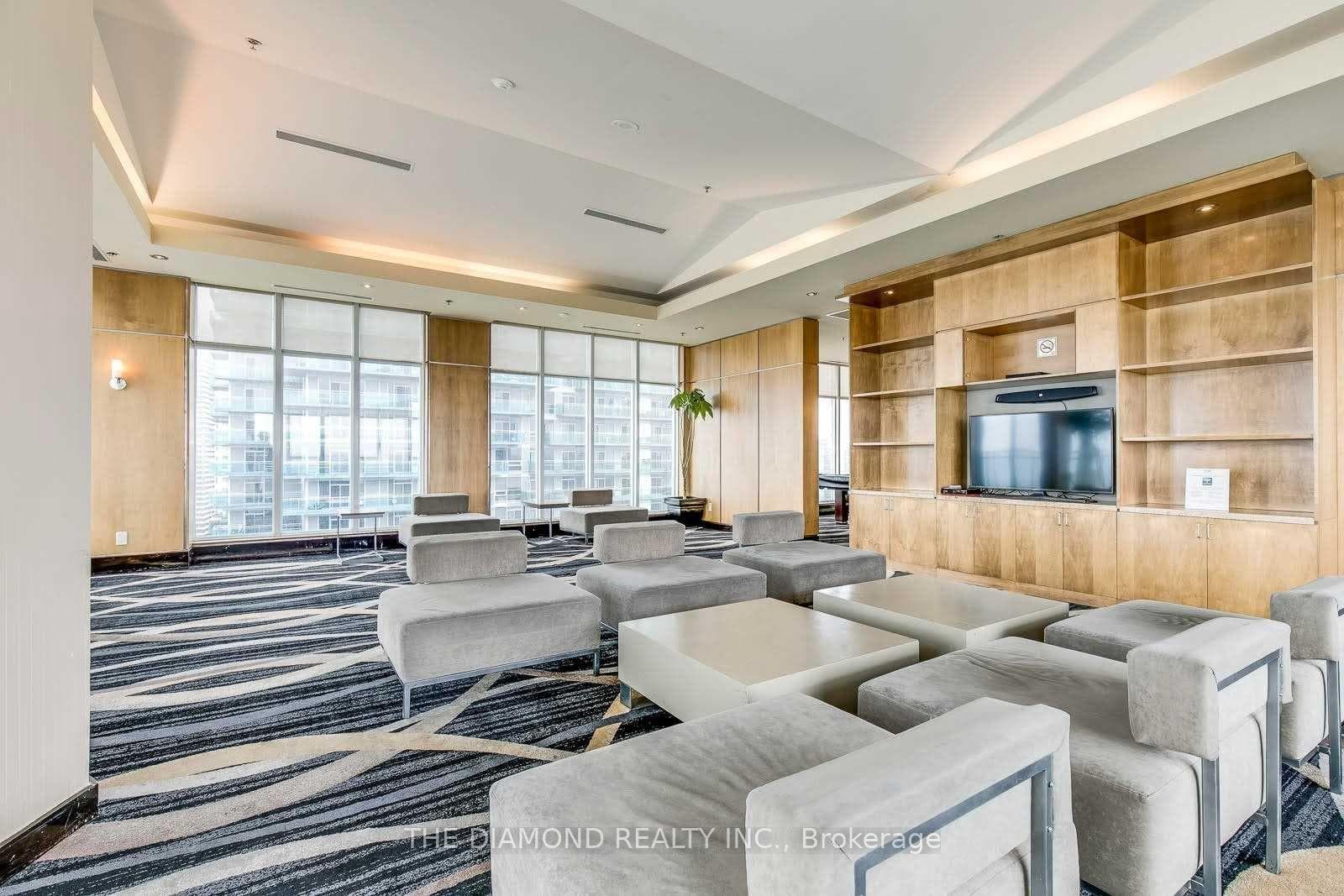 2121 Lakeshore Boulevard Unit 313 photo 14