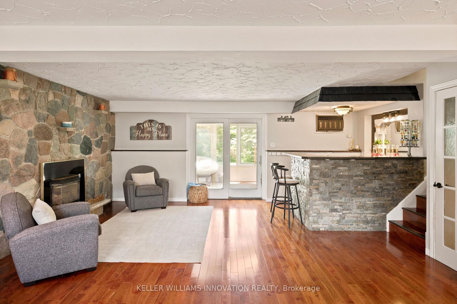 1456 MANNHEIM Road photo 8
