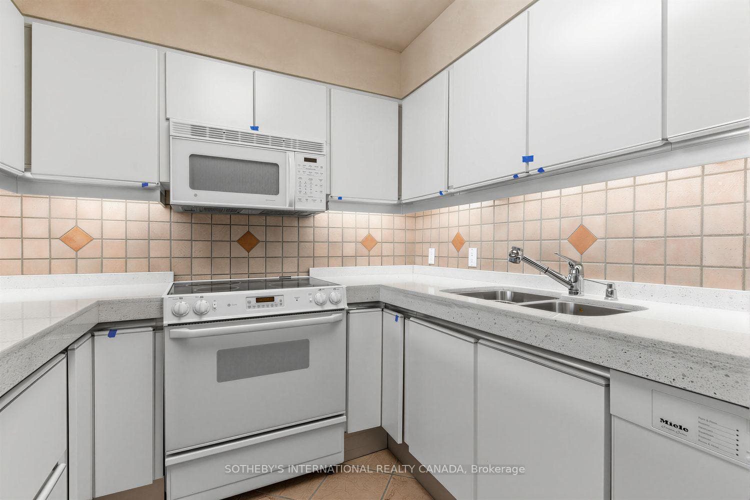 63 St Clair Avenue Unit 1801 photo 13