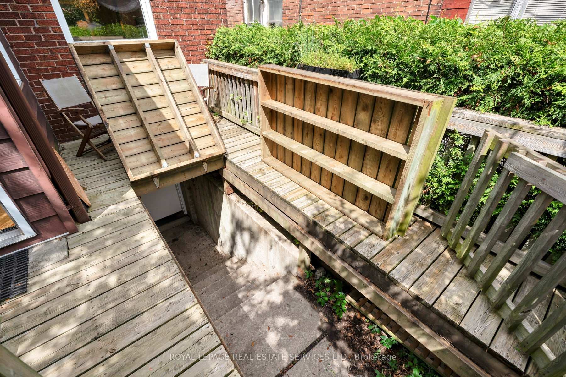 557 Beresford Avenue photo 39