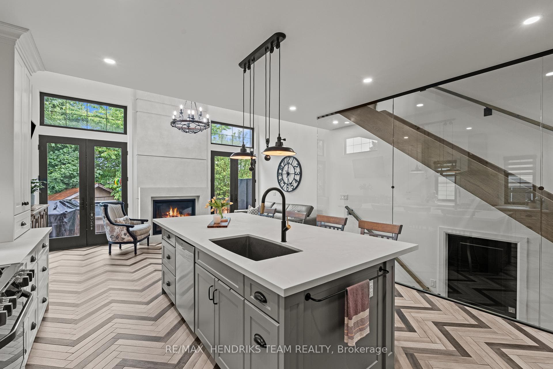 8 Stanmary Drive photo 12