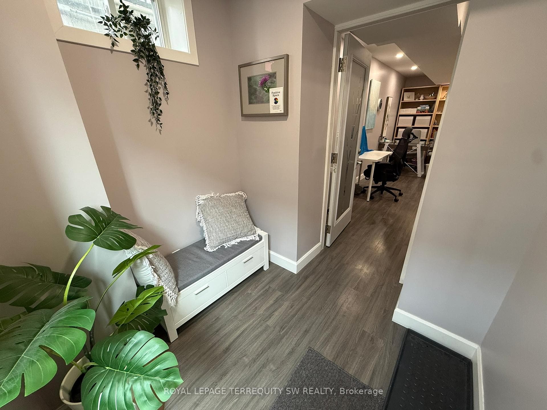2134 Dundas Street Unit Unit 1 Lower photo 7