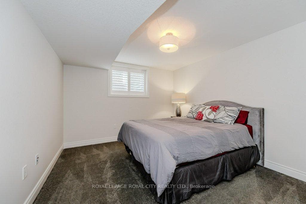 380 Rogers Road photo 28