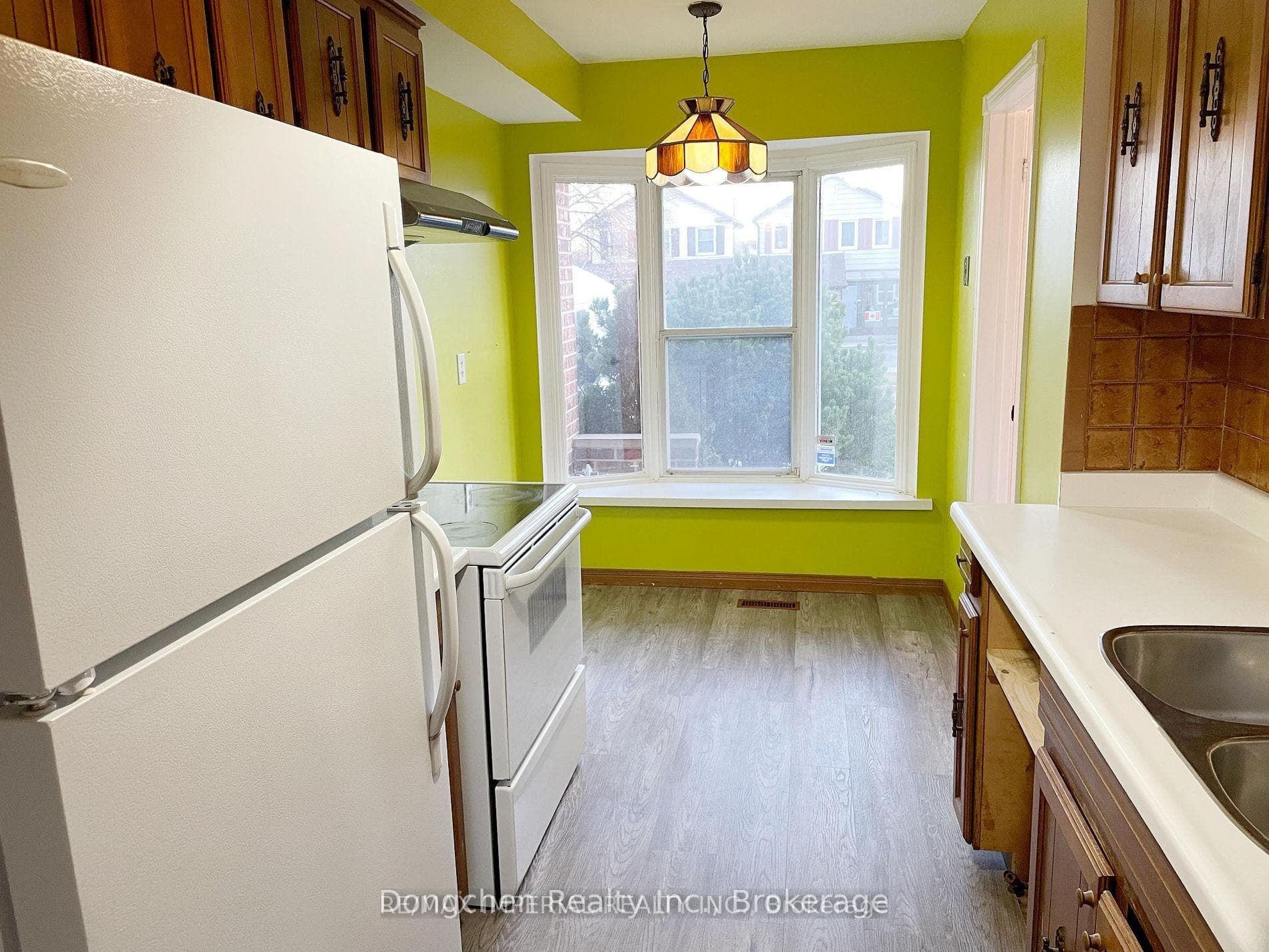 83 Mossbrook Crescent photo 5