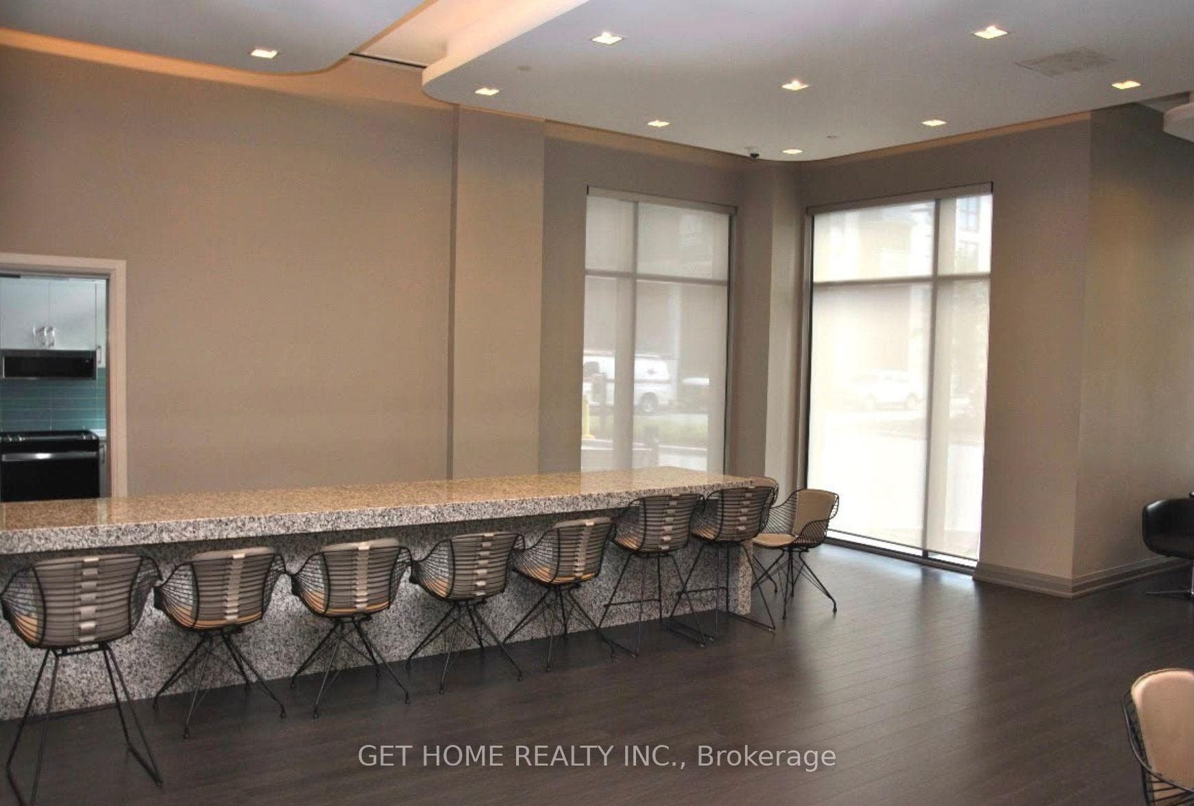 20 Meadowglen Place Unit 2401 photo 21