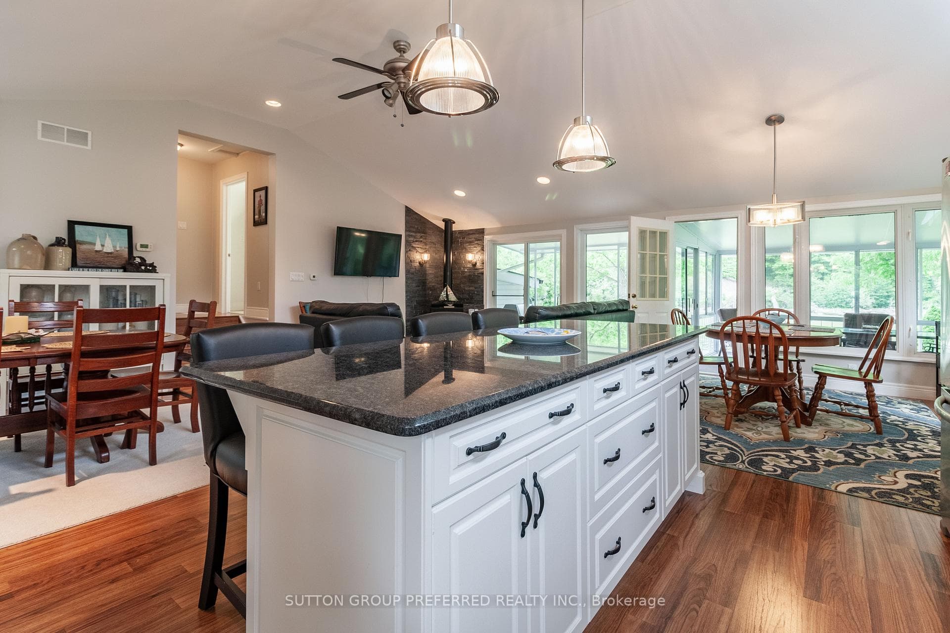 3270 Colin Street photo 6