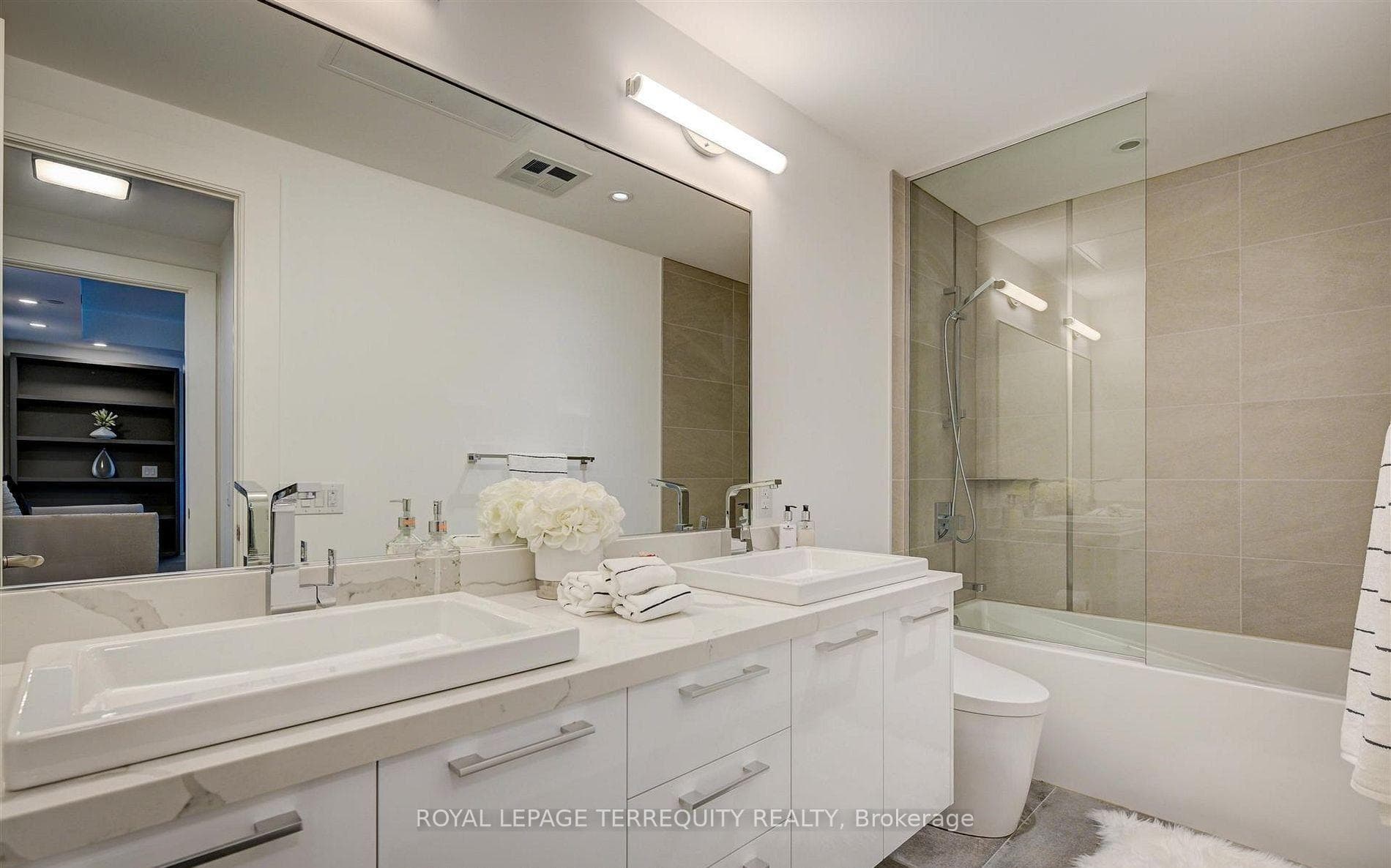 3 Southvale Drive Unit 401 photo 25
