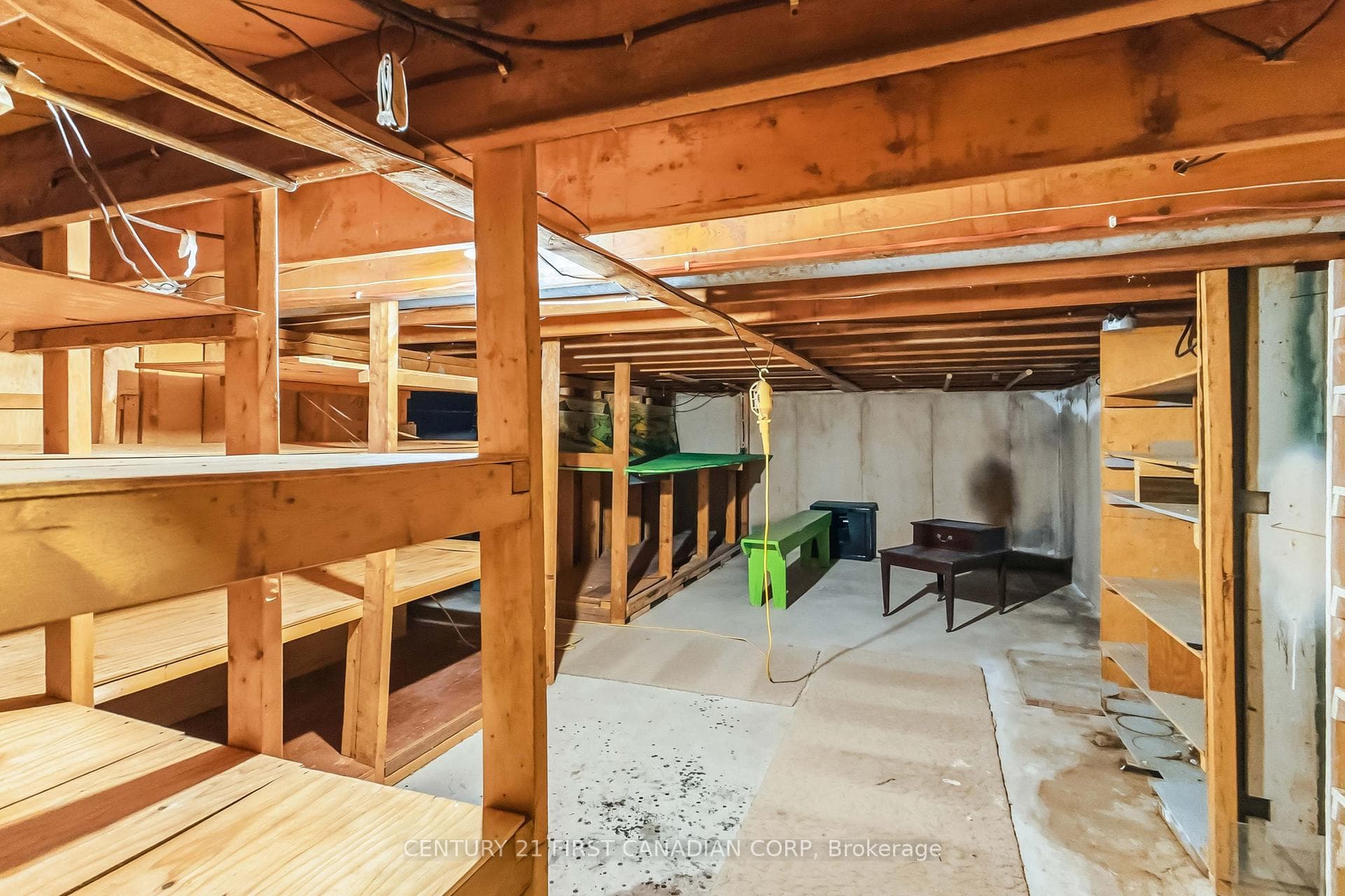 628 Viscount Road photo 40