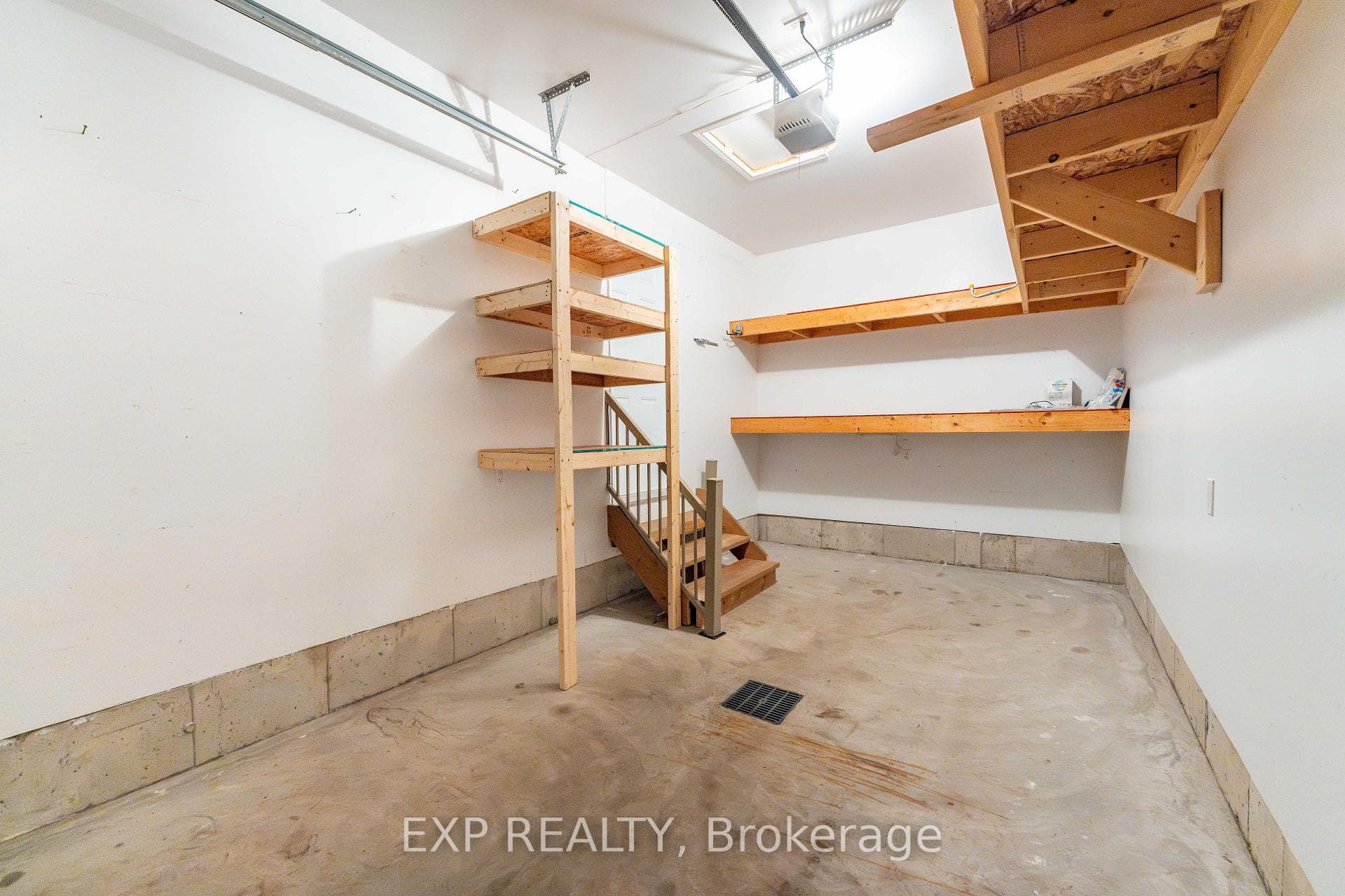 15 Gareau Crescent photo 28