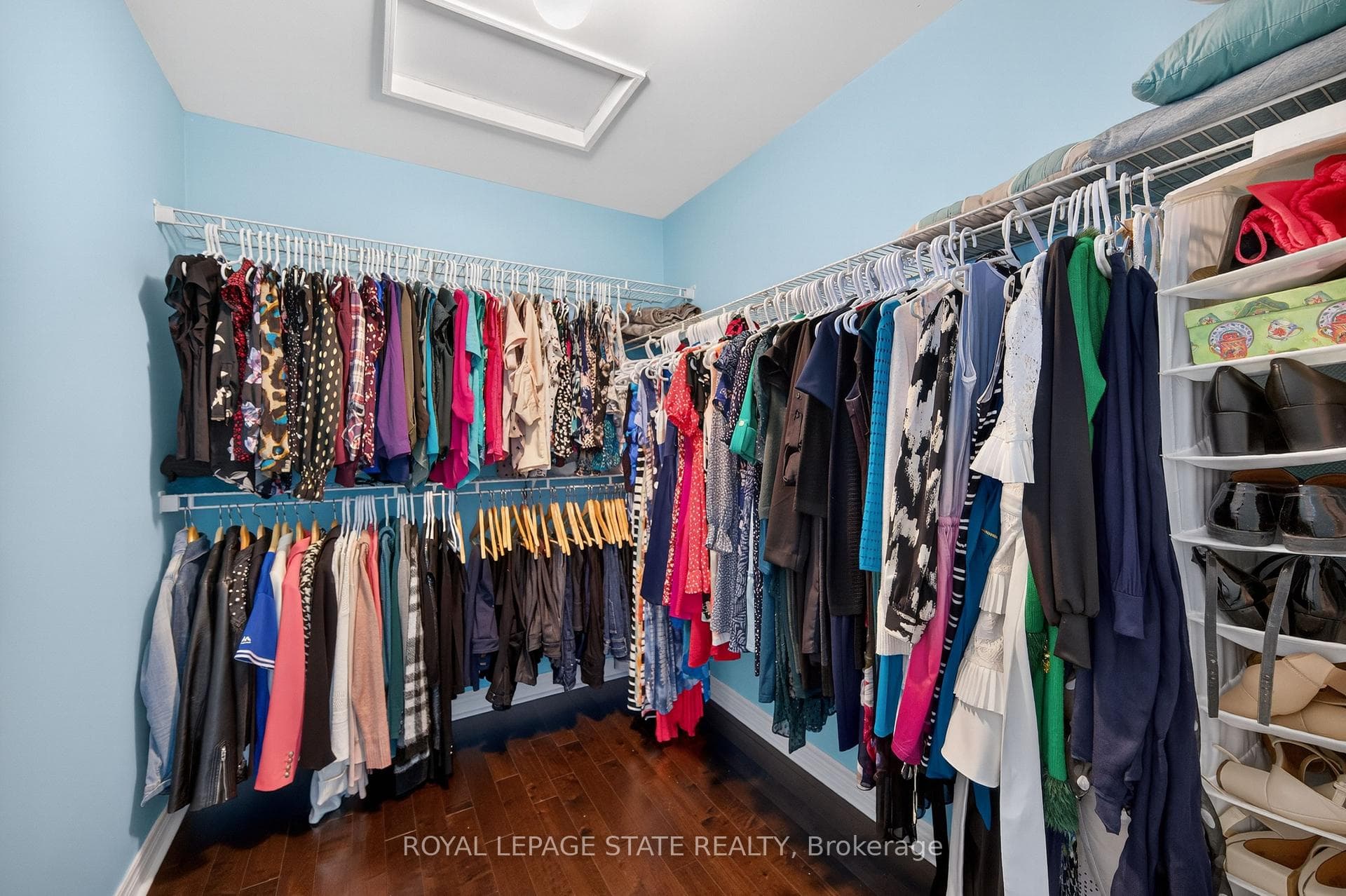 300 Pinehill Drive photo 29