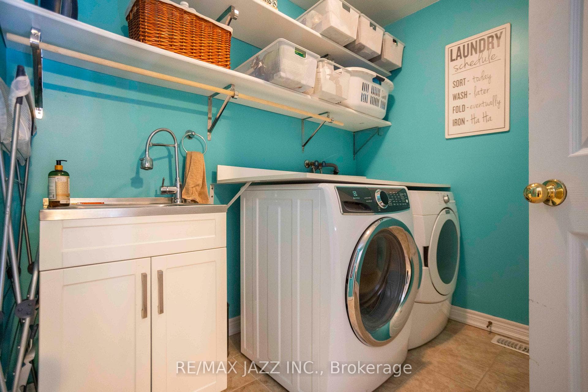2nd floor laundry room - ultimate convenience!