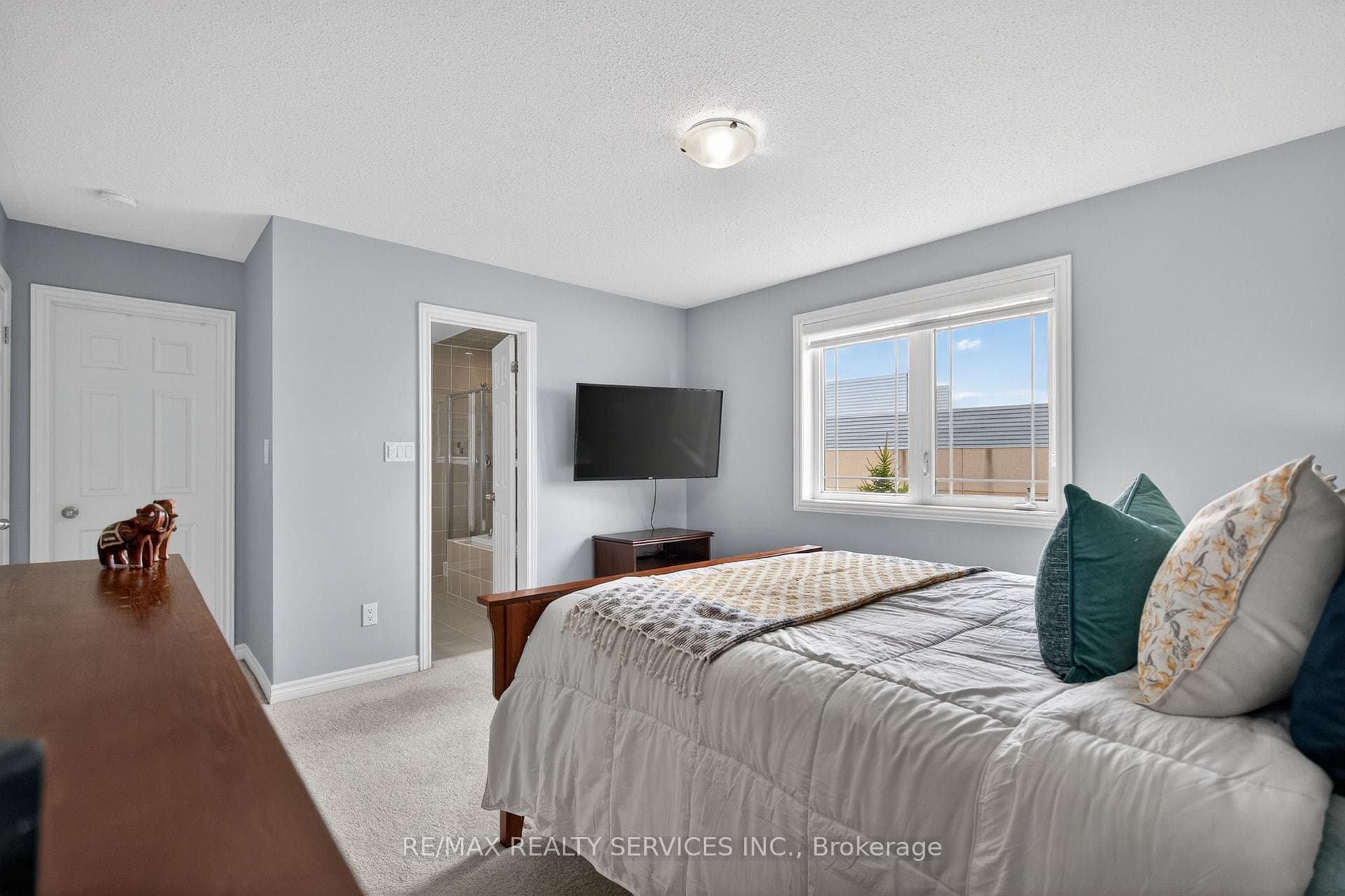 69 Mantz Crescent photo 27