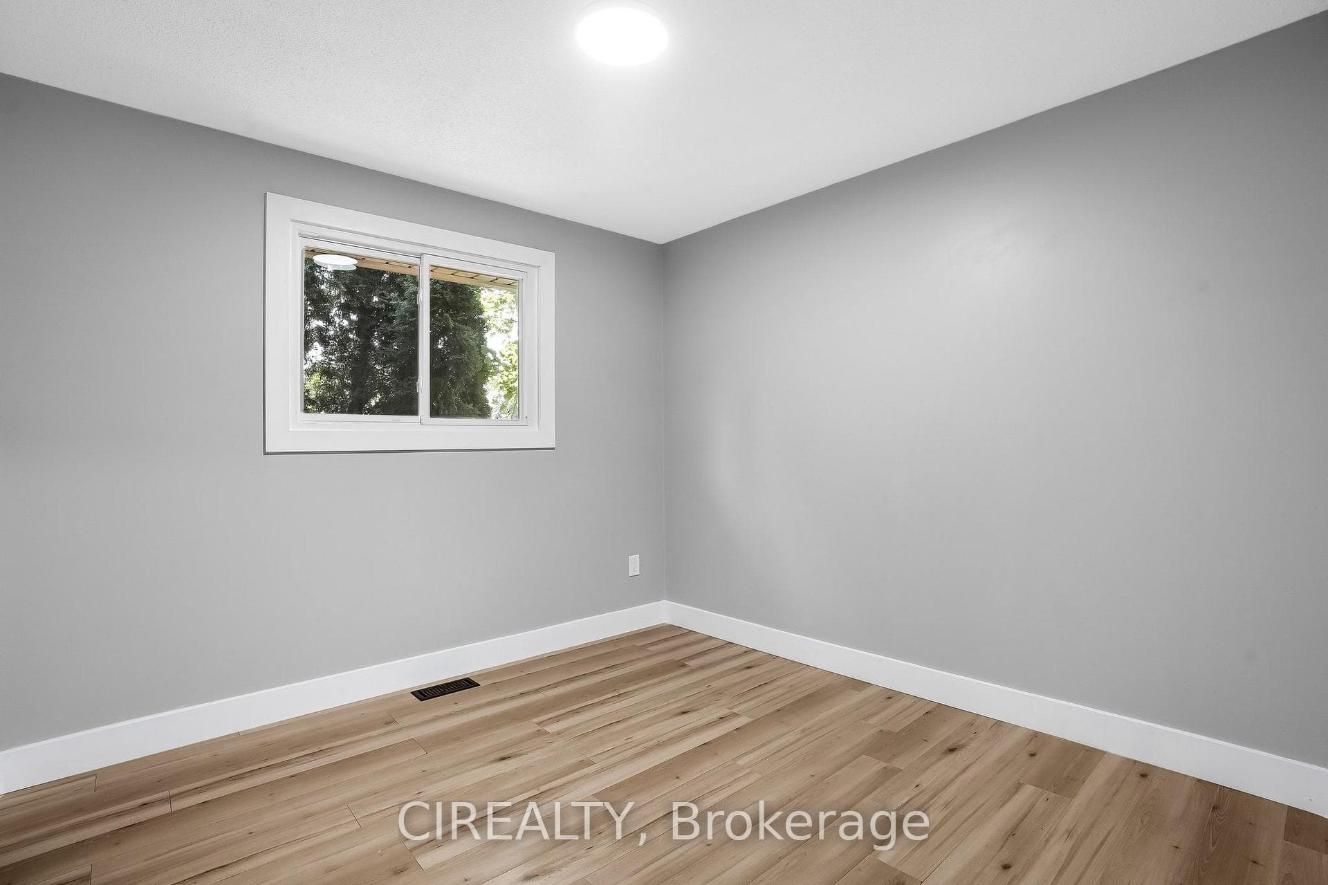 7734 Weyburn Circle photo 15