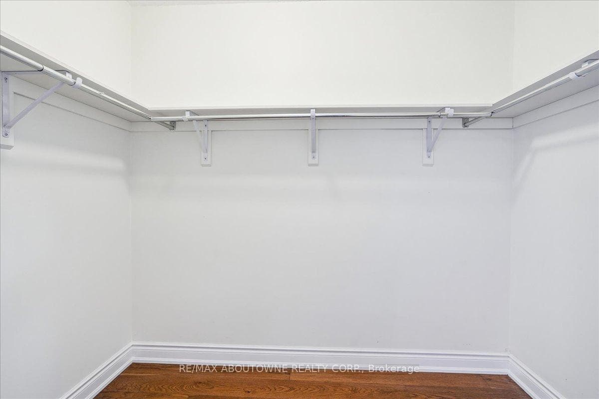 2453 Old Brompton Way photo 28