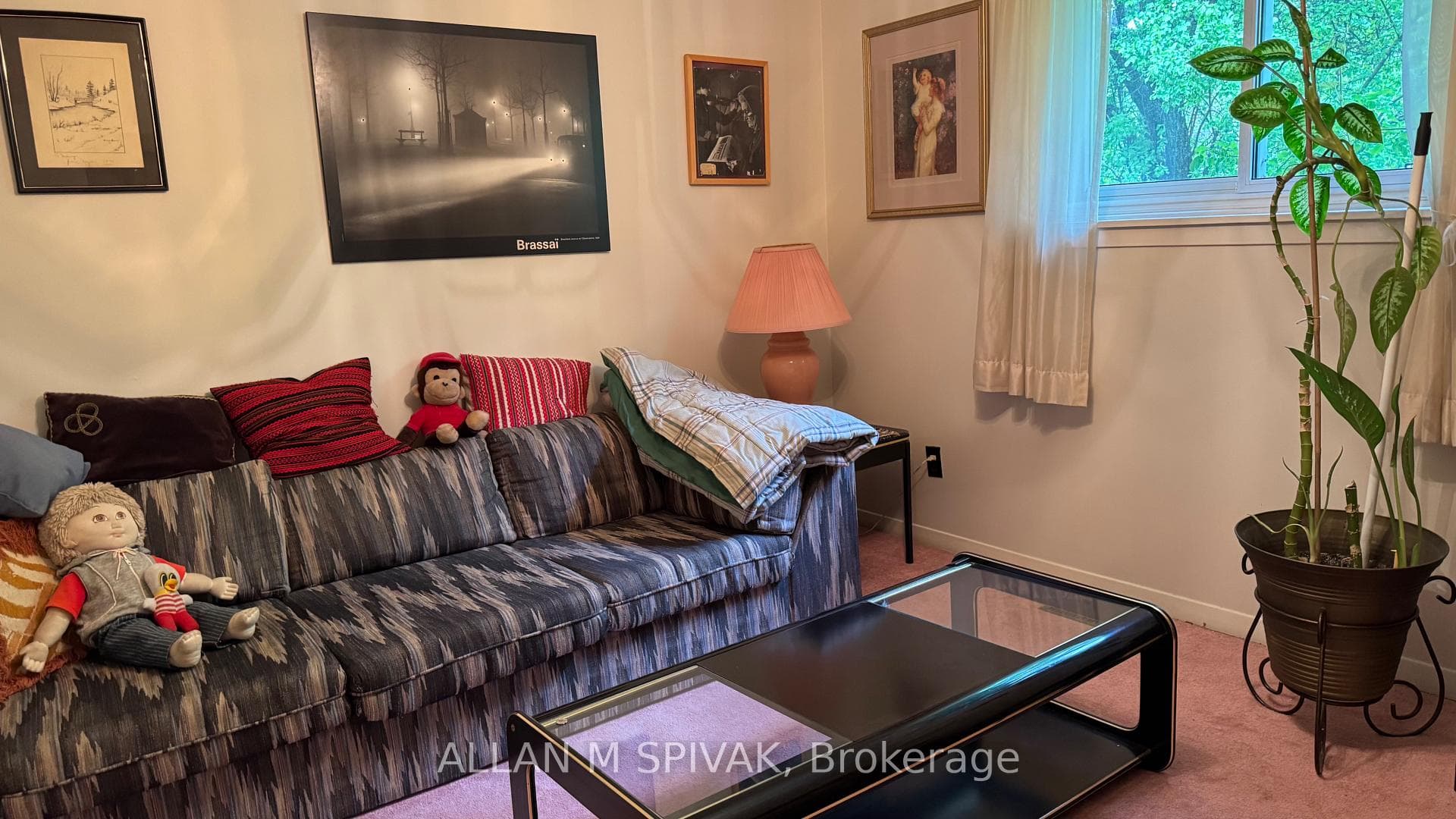 140 Chelmsford Avenue photo 11