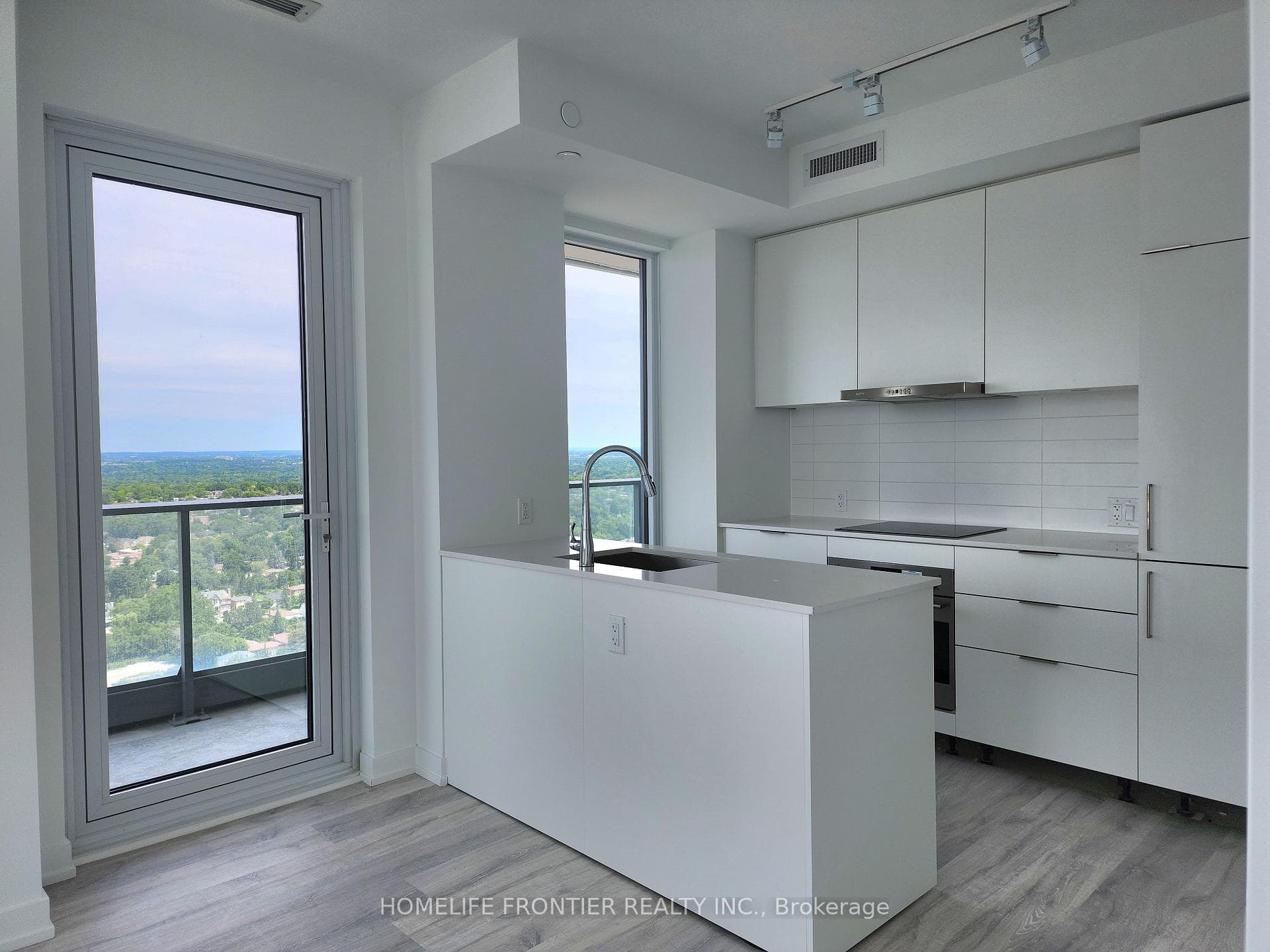 7 Golden Lion Heights Unit 2509 photo 4