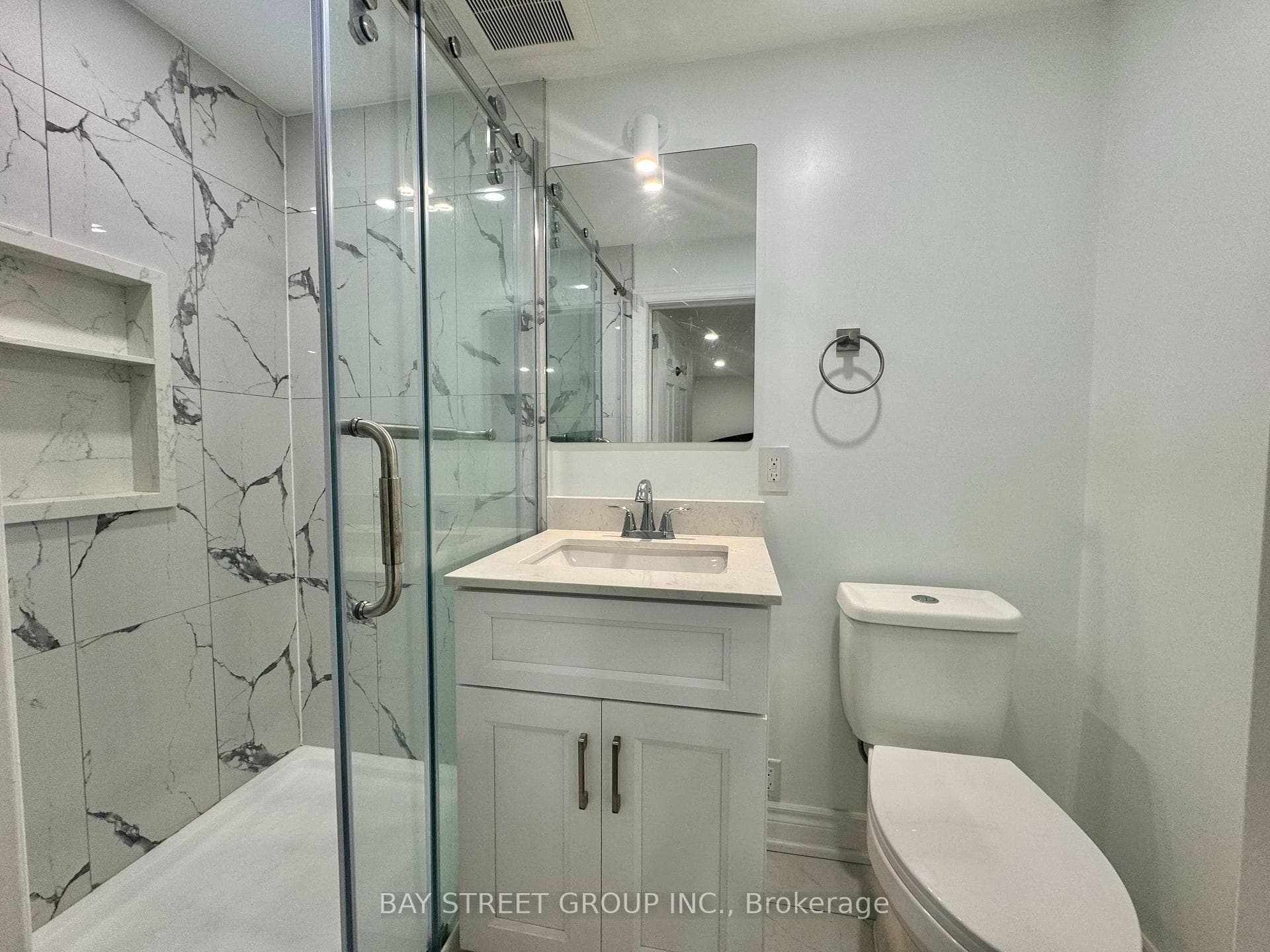8 Queensgate Court Unit One Bed In W/O Basement photo 3