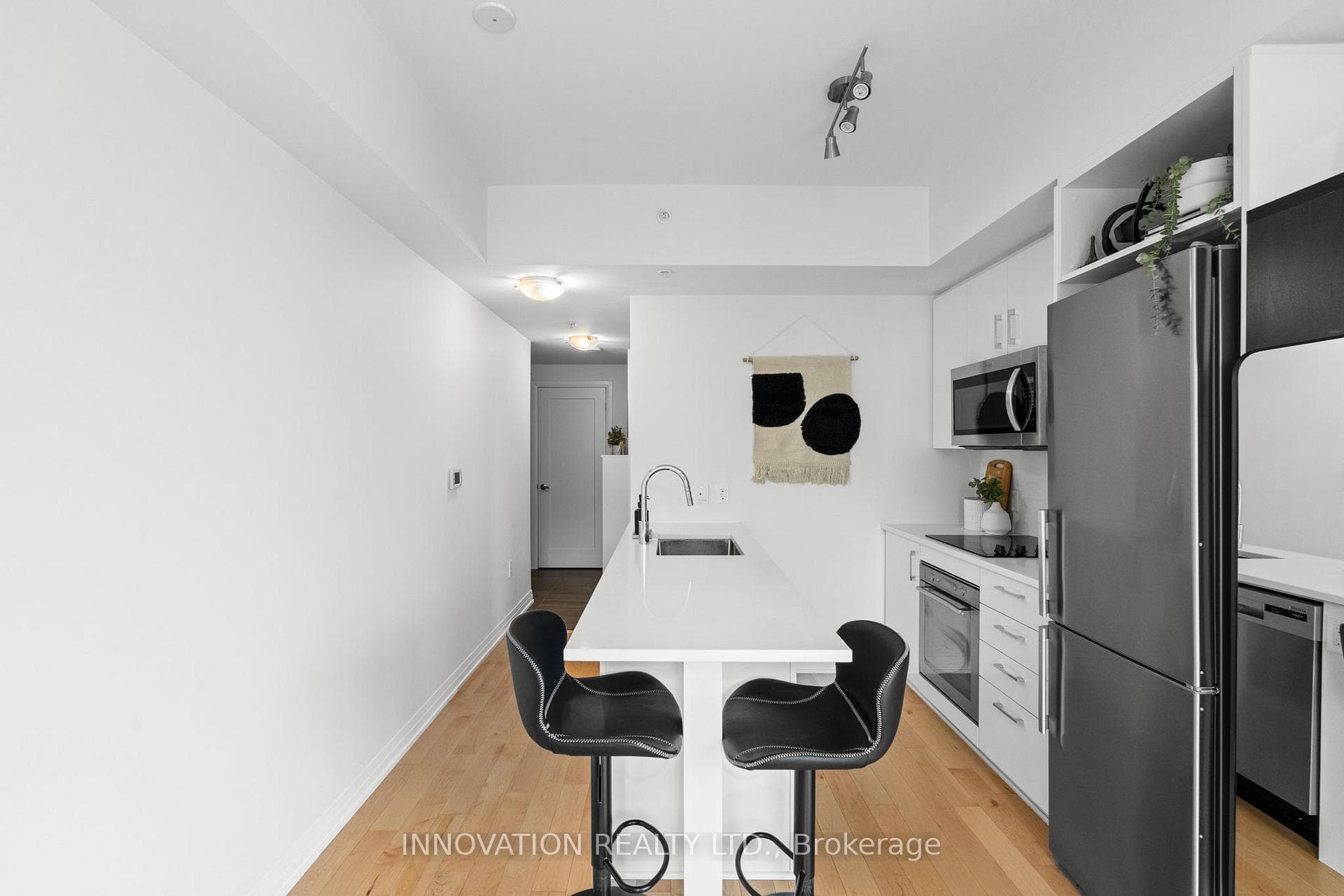 805 Carling Avenue Unit 701 photo 10