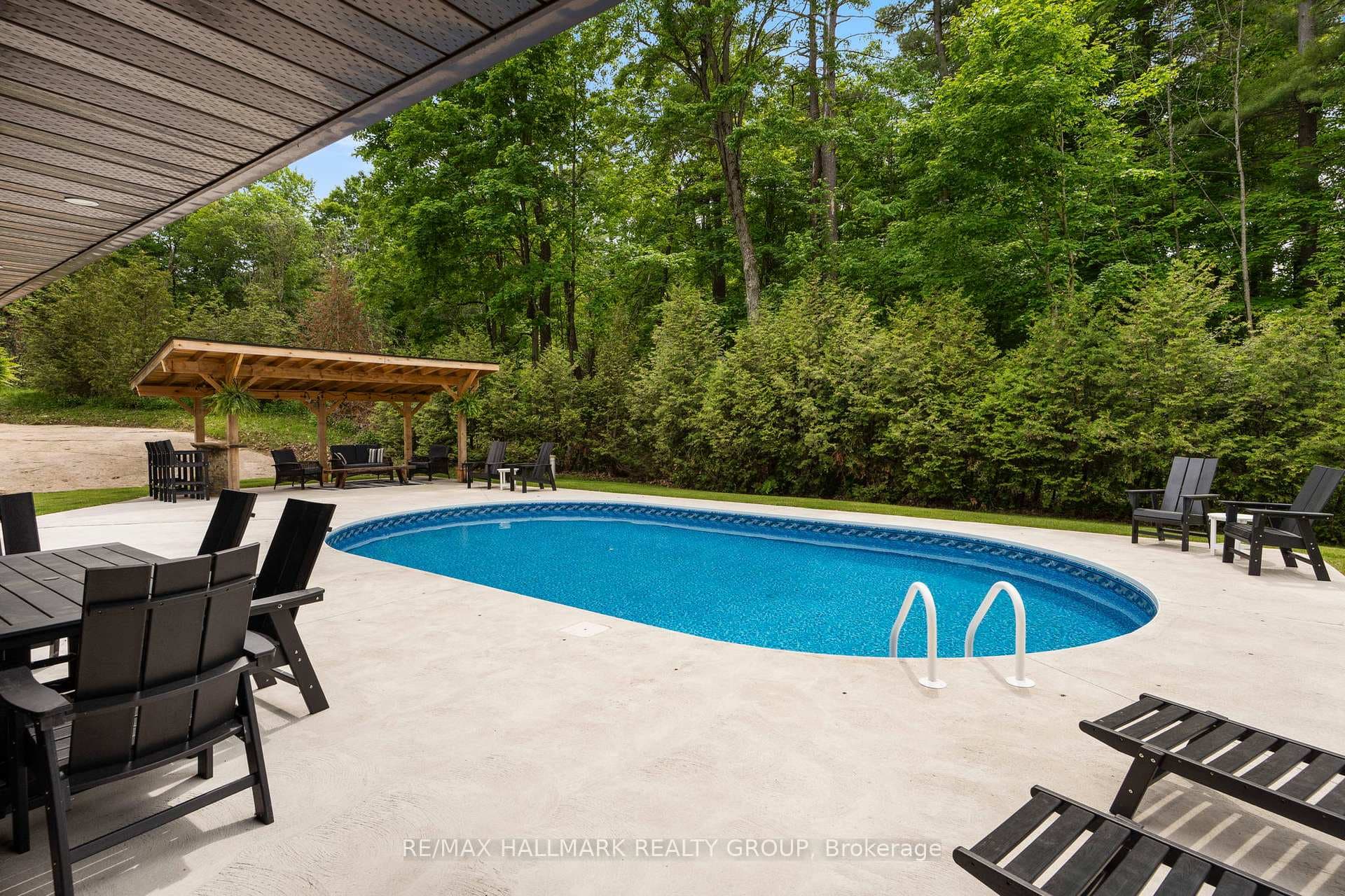408 Yole Crescent photo 46