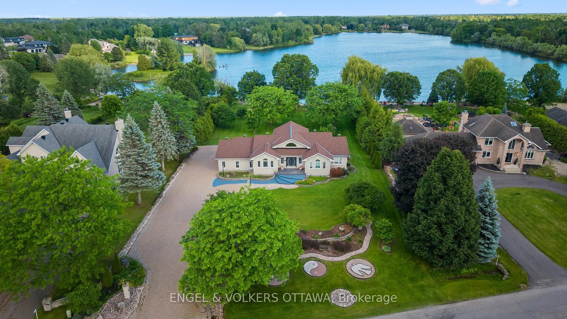 1562 Lakeshore Drive photo 42