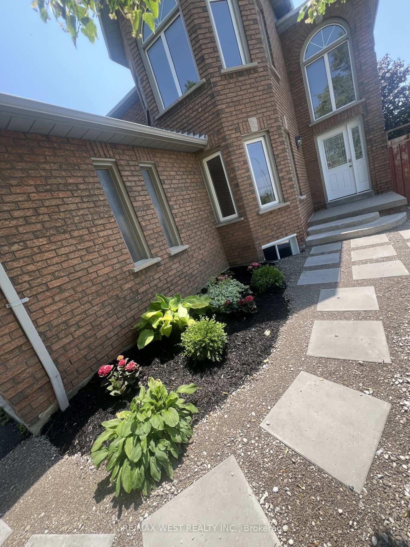 60 Furrow Drive photo 2
