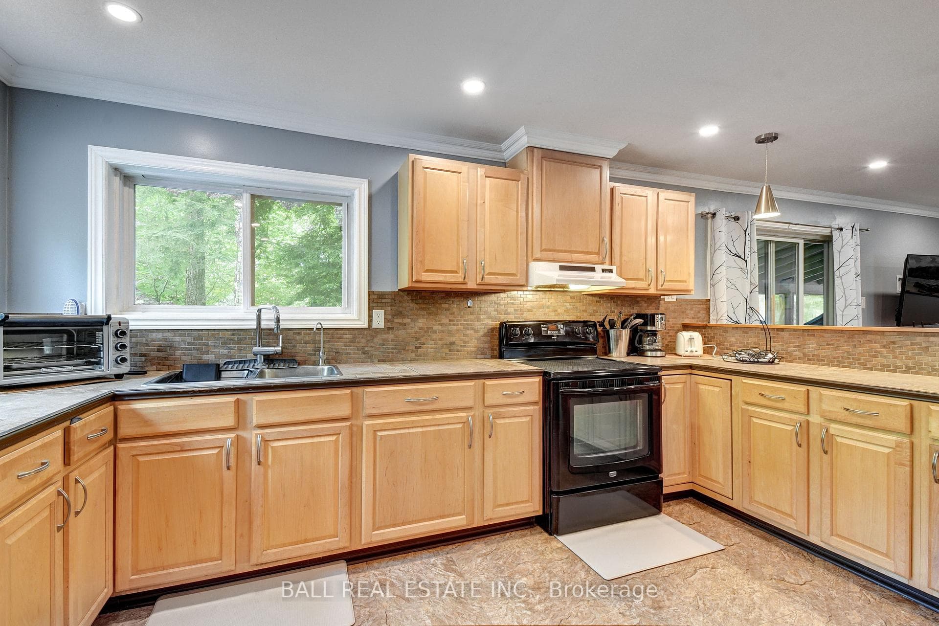 2884 Old Hastings Road photo 11