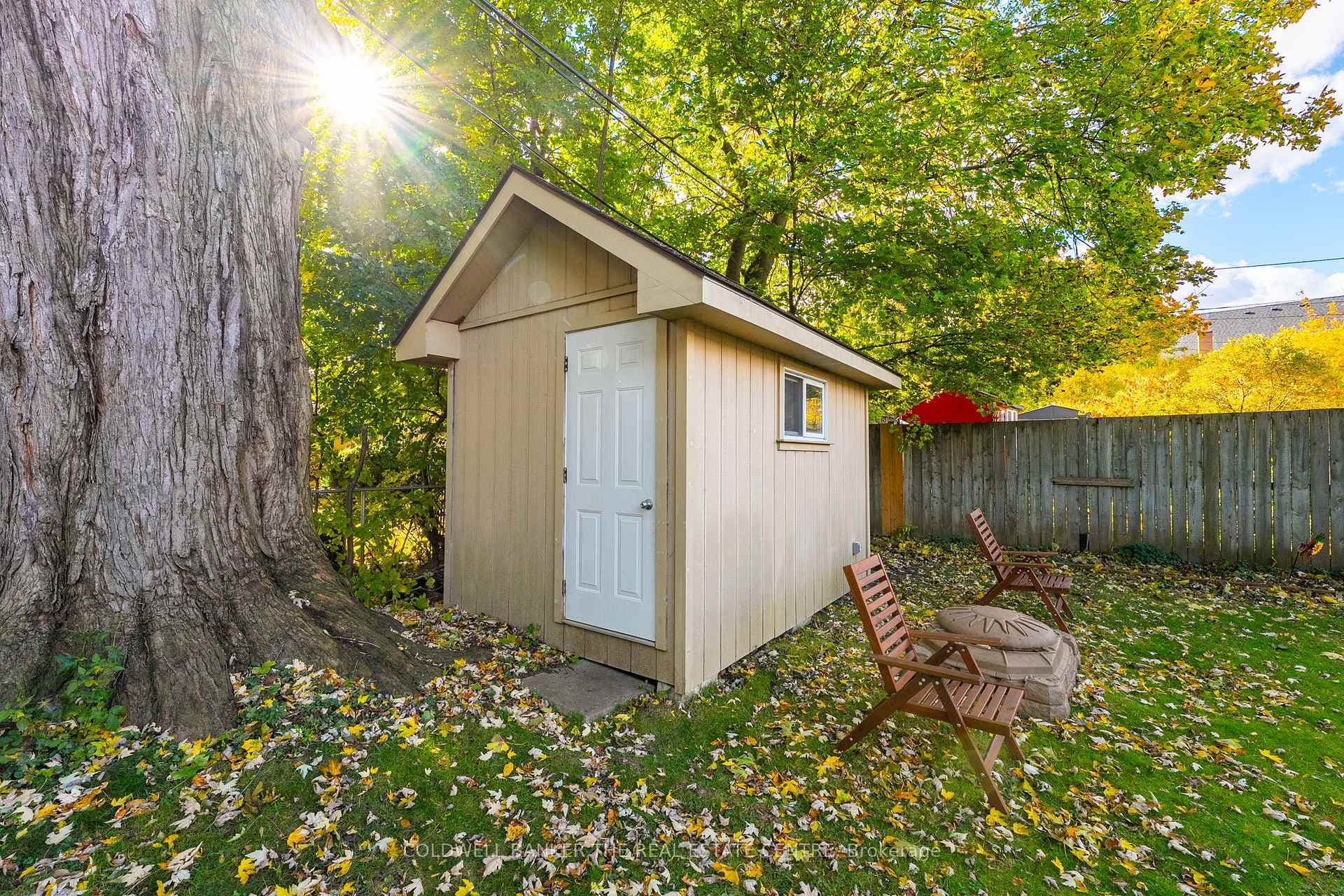 105 Hillcroft Street photo 33