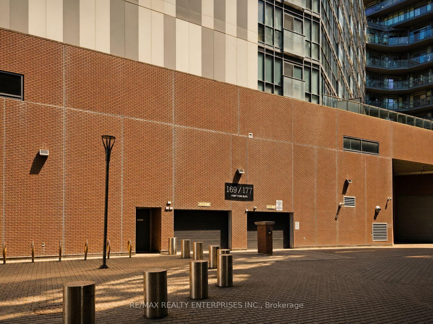 169 Fort York Boulevard Unit 722 photo 18