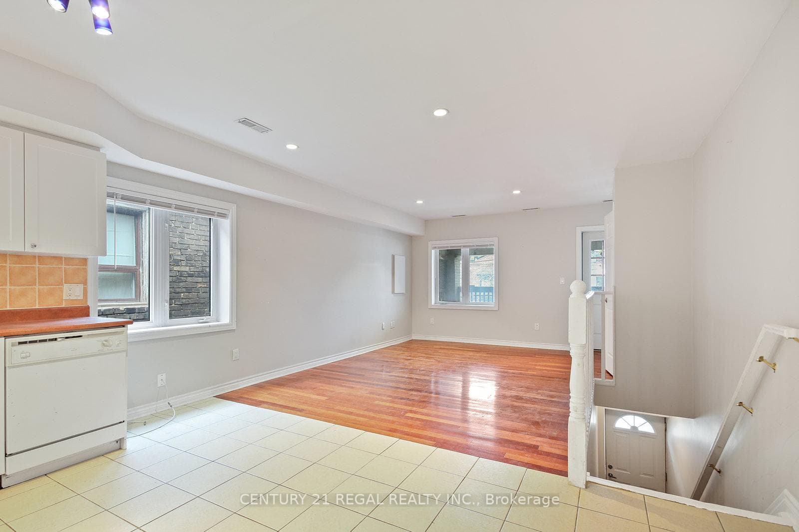 1117 Queen Street Unit 2nd Flr photo 9