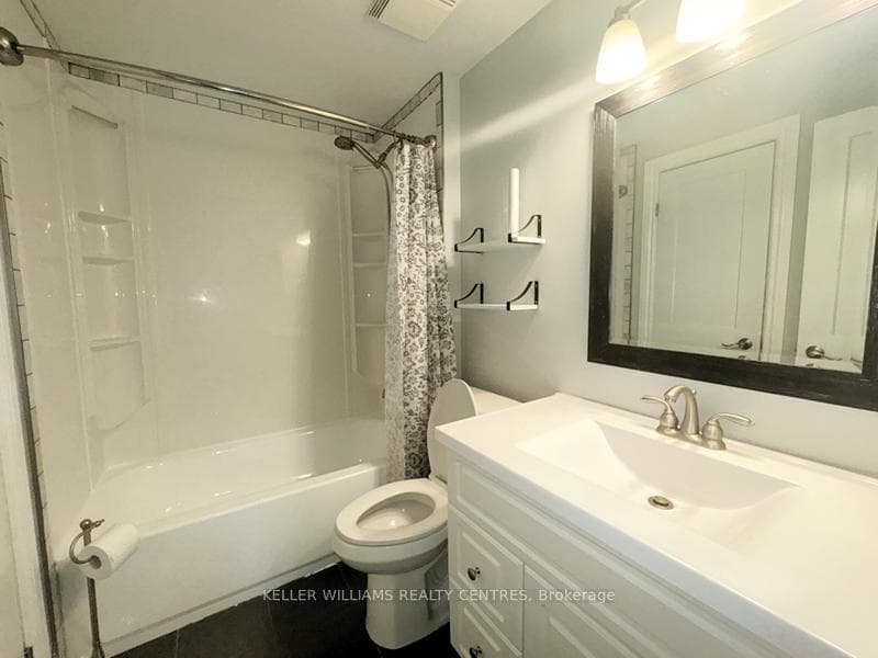 24 Lions Gate Boulevard photo 24