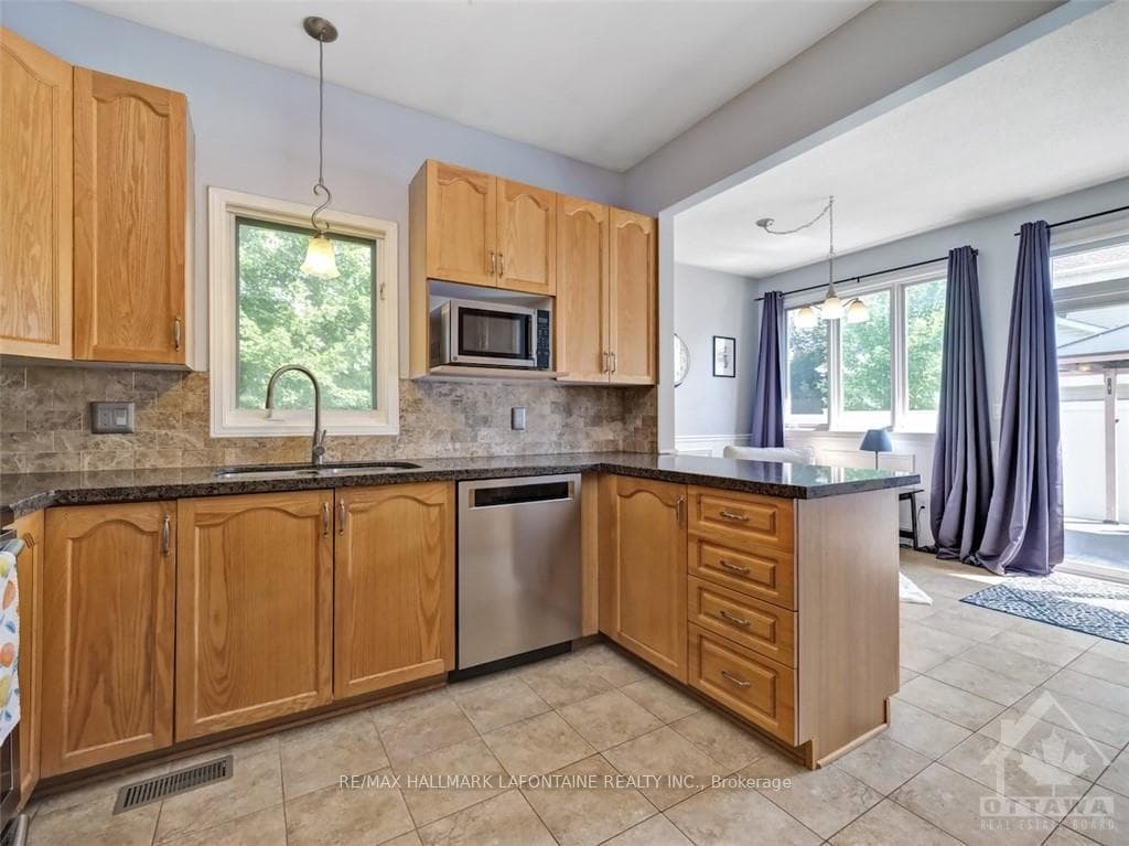 1801 NORTHLANDS Drive photo 12