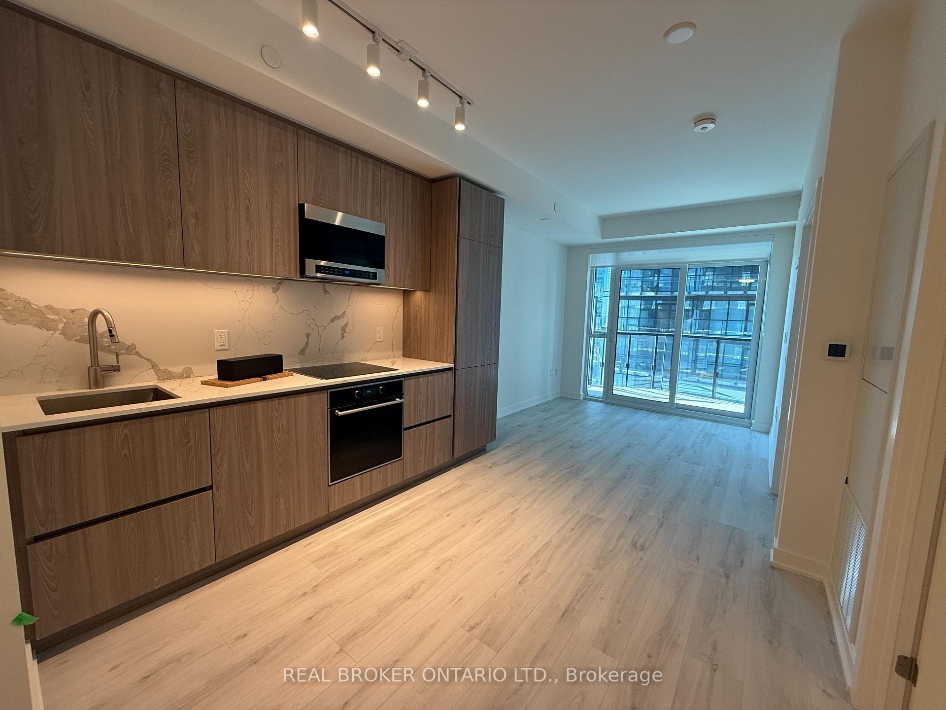 120 Broadway Avenue Unit 2007N photo 1
